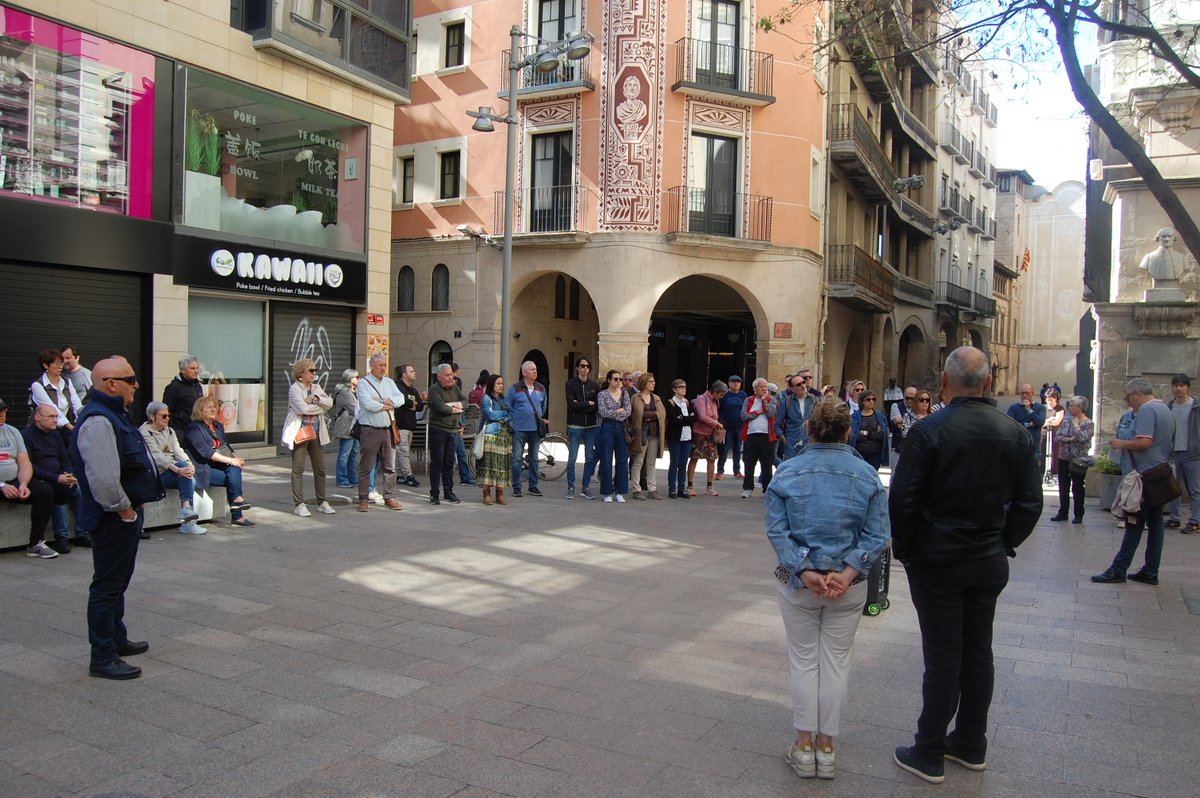 Avui hem fet el segon Itinerari de Memòria Democràtica de @paerialleida de l'any 2024. La Lleida republicana 93 anys després del 14 d'abril de 1931. Ruta guiada per l'historiador Joan Sagués. Ens retrobem el 8 de juny al Mercat del Pla amb l'Itinerari d'estiu.