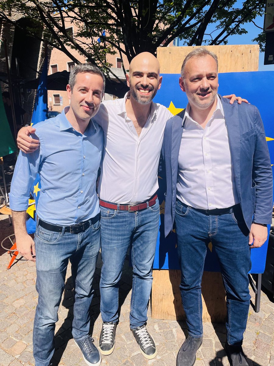 mlombardo81's tweet photo. Questa mattina a #Spilamberto per ascoltare il coraggio delle idee di @SpilUmberto. 
Da oggi per lui inizia un nuovo viaggio con la sua candidatura alle elezioni europee e noi lo accompagneremo su questa nuova strada 🇪🇺 https://t.co/rX1zDSscnT