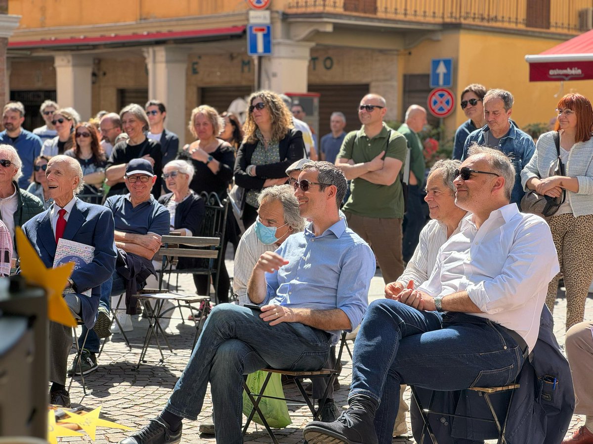 mlombardo81's tweet photo. Questa mattina a #Spilamberto per ascoltare il coraggio delle idee di @SpilUmberto. 
Da oggi per lui inizia un nuovo viaggio con la sua candidatura alle elezioni europee e noi lo accompagneremo su questa nuova strada 🇪🇺 https://t.co/rX1zDSscnT