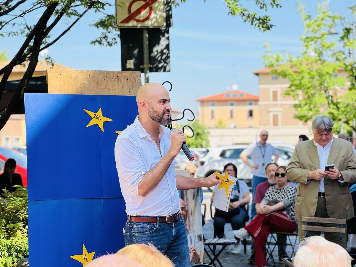mlombardo81's tweet photo. Questa mattina a #Spilamberto per ascoltare il coraggio delle idee di @SpilUmberto. 
Da oggi per lui inizia un nuovo viaggio con la sua candidatura alle elezioni europee e noi lo accompagneremo su questa nuova strada 🇪🇺 https://t.co/rX1zDSscnT