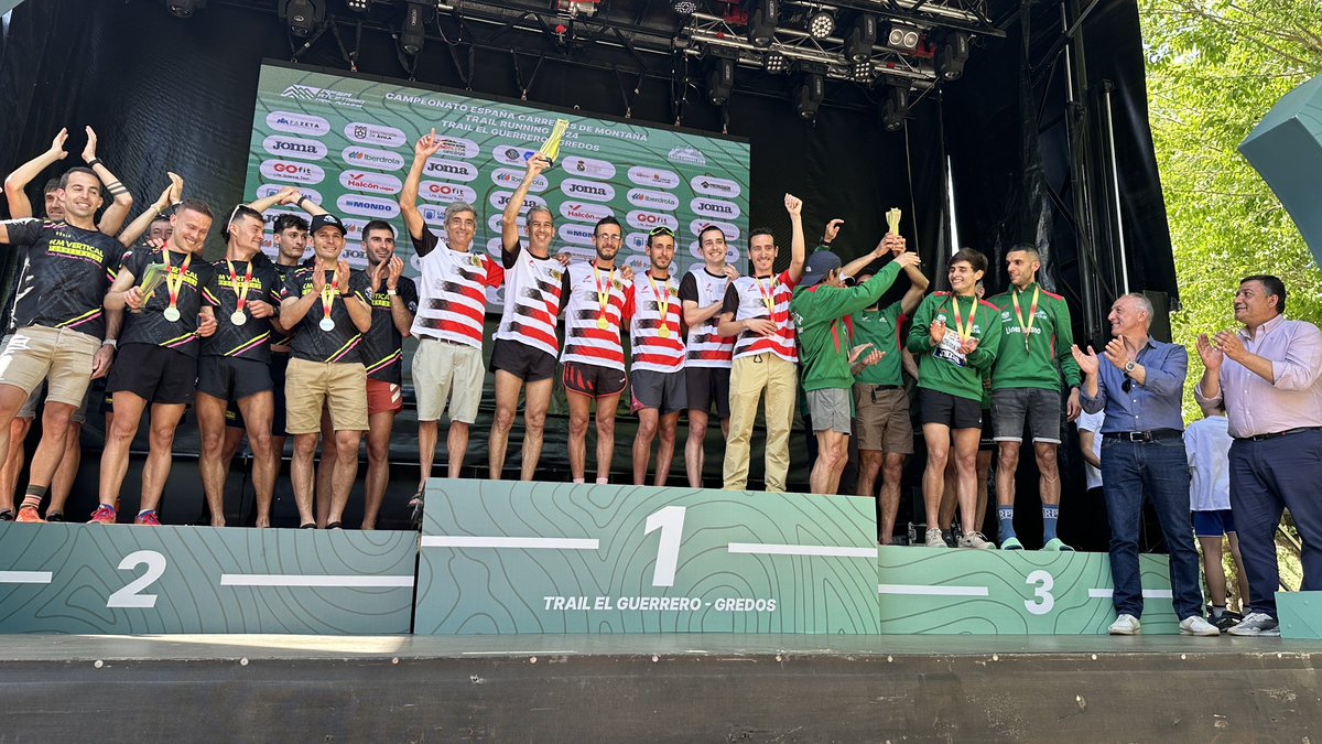 🏆 #CEtrailRunning Carreras de Montaña EQUIPOS 🚹

🥇CE Penedès (3:49:59)
🥈 KM Kilómetro Vertical Torrelavega (3:51:49)
🥉 @OrienteAtletism (3:52:33)

¡Enhorabuena! 

📺 bit.ly/3Q1vsxU
📊 bit.ly/3UEG4Wo