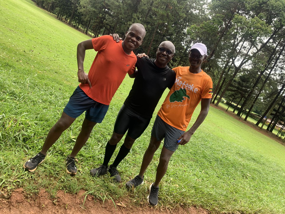 Done with the 4th edition of the monthly @teammatooke Kampala-Entebbe Run for April. The morning rain “gave us” from Najja all the way past SMACK🤣. My #MutungoBus passengers in frame 2 & 3 thanks for the madness!! @donakatukunda & @NoelTK2015 in frame 4, our shared craze isn’t…