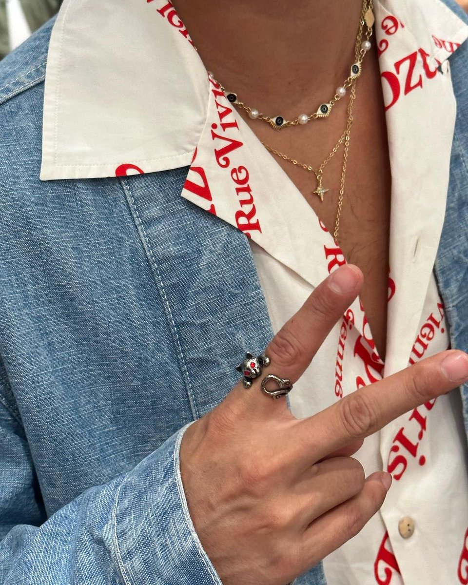 ciaogiacomoReid's tweet photo. Located at Greenbelt 3 📍 @kenzo
#KENZOPH
@ssilifeph
#JamesReid
@tellemjaye
©️james' IG post https://t.co/tRgeHqhXF5