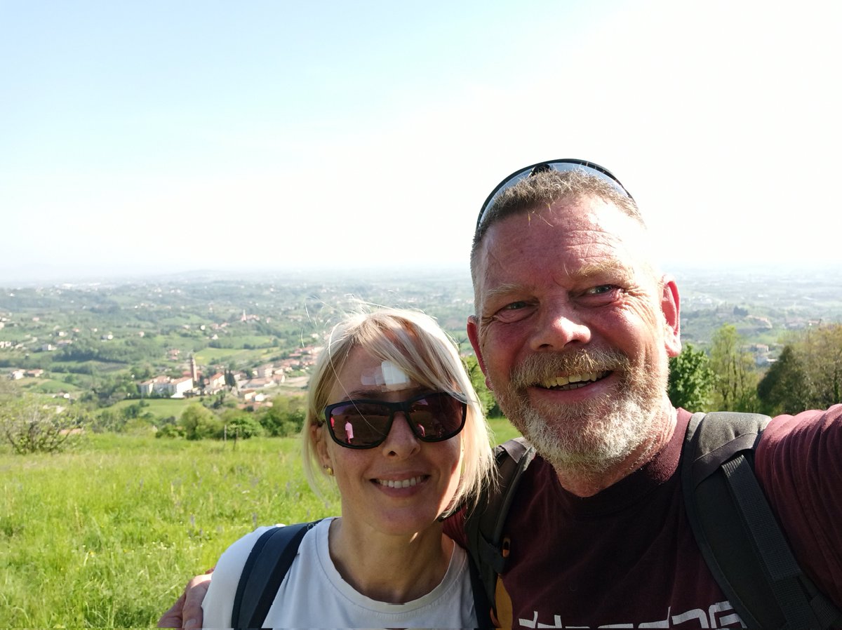 Today's hike was an organized tour starting in Marostica, maybe 4000 people out. 7, 18 and 25 km trails to choose, we did the 18 km, first 8 km up hill (and it burns), good elevation then down and up and down... My legs are toast. 26.212 steps before lunch. Beautiful day!