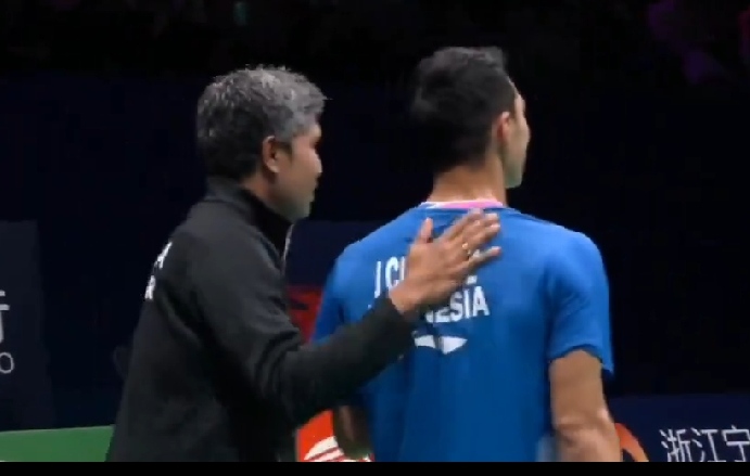 Jonatan Christie adalah salah satu pemain yang paling berkomitmen, paling bertanggung jawab, pemain yg berlatih paling keras di pelatnas.

Tetapi hasil kadang tidak berpihak kepadanya. Jonatan sering menelan kekalahan2 pahit. Saat tumbang di babak 1 French Open, Jonatan begitu