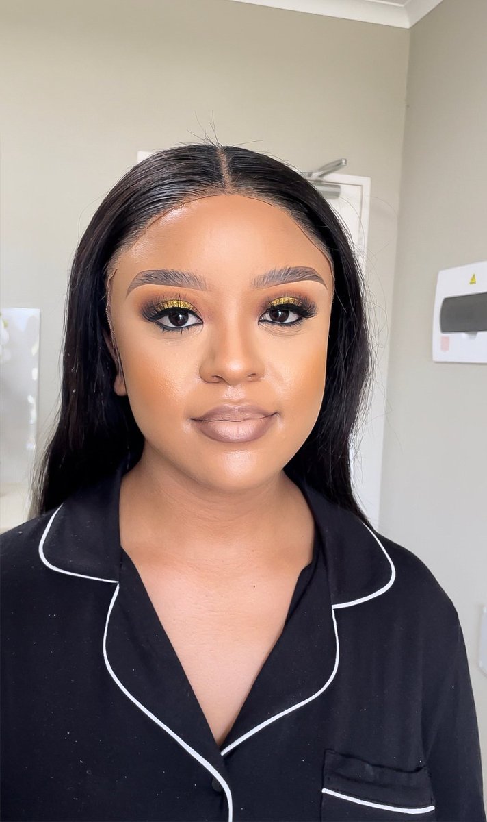 zeema_kay's tweet photo. Hey guys I'm a Fourways Based makeup artist. I do call-outs for  @R750  ( makeup +call out) if you live in the Northern suburbs of Joburg💜 . See bio for more information 💜 https://t.co/Une3Qu22m3