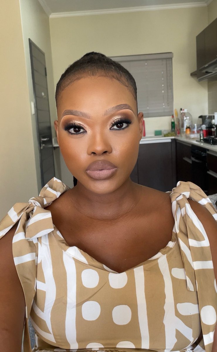 zeema_kay's tweet photo. Hey guys I'm a Fourways Based makeup artist. I do call-outs for  @R750  ( makeup +call out) if you live in the Northern suburbs of Joburg💜 . See bio for more information 💜 https://t.co/Une3Qu22m3