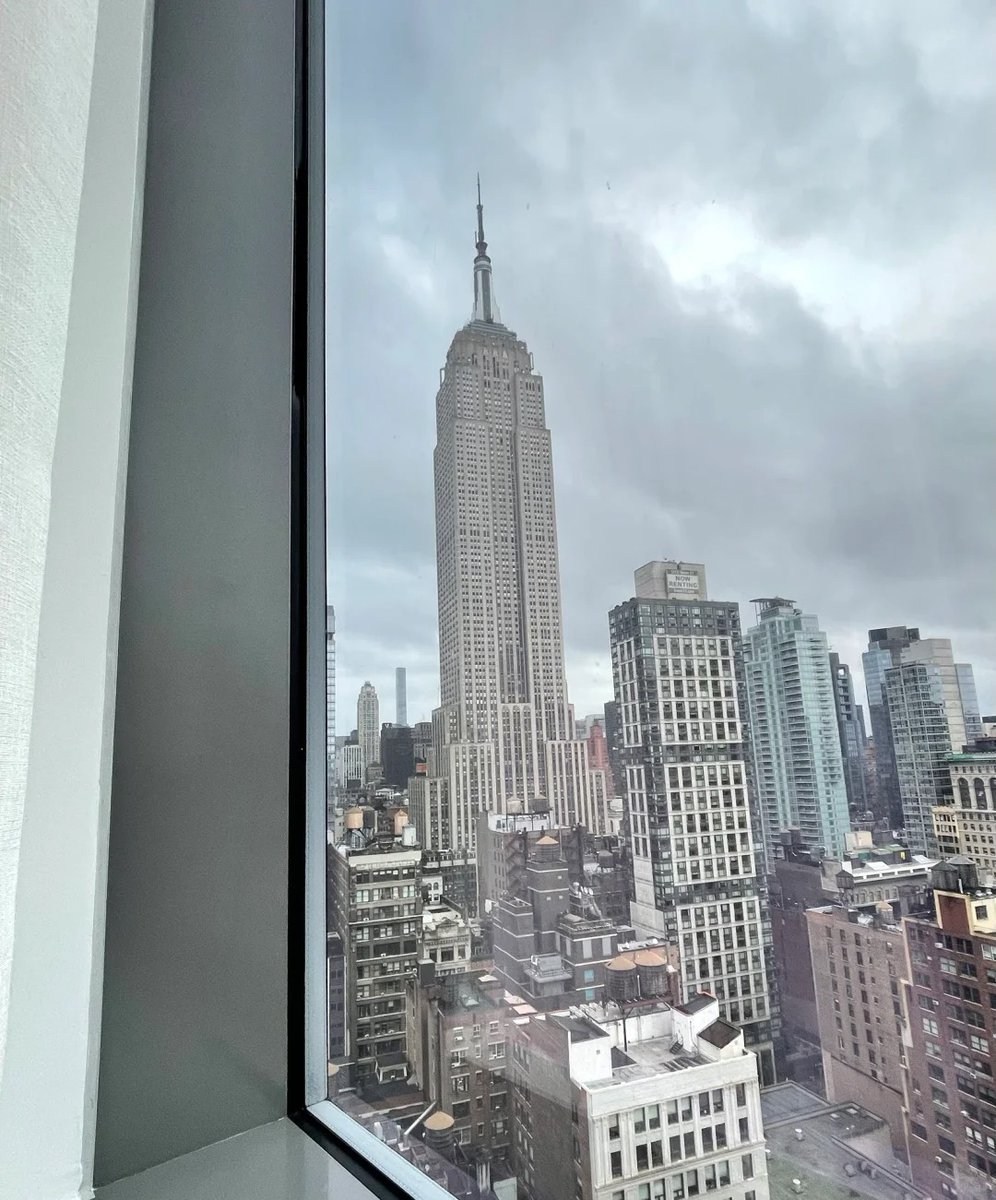 Richcscarrell's tweet image. Today&apos;s rain and fog have dissipated. It feels amazing to see it when I get up.
Autumn in New York is so cold
#EmpireBusiness