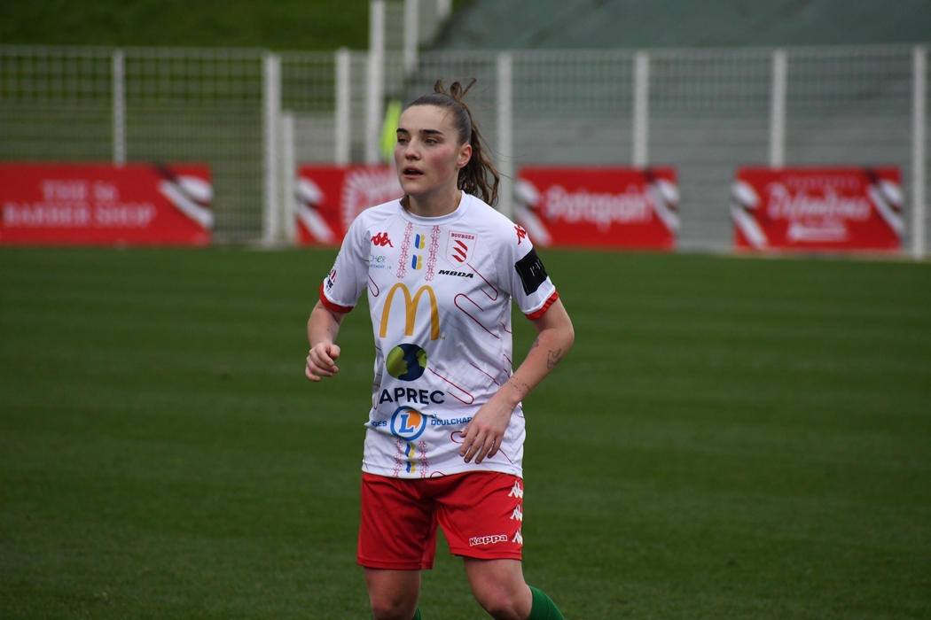 Division 3 féminine : le Bourges Foot 18 se contente du nul contre Saint-Denis leberry.fr/bourges-18000/…