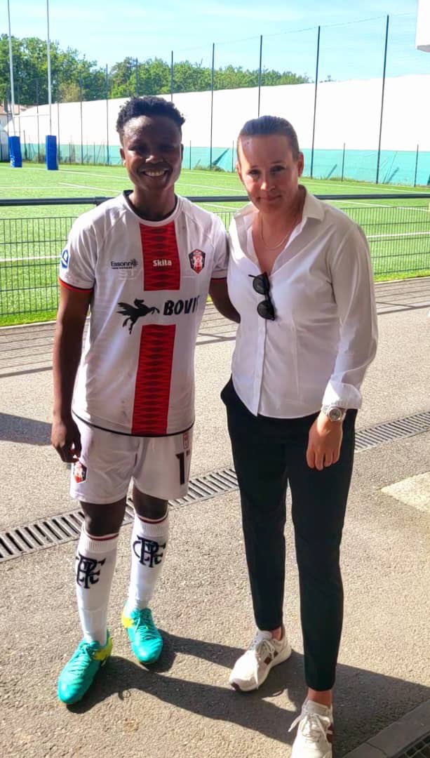 #GhanaiansAbroad 🇬🇭
Coach Nora Häuptle went to watch Evelyn Badu in today’s game where she got her first Goal for her New club. 

Evelyn Badu scored the 2nd goal in a 3:0 win over Bordeaux in the #D1Arkema