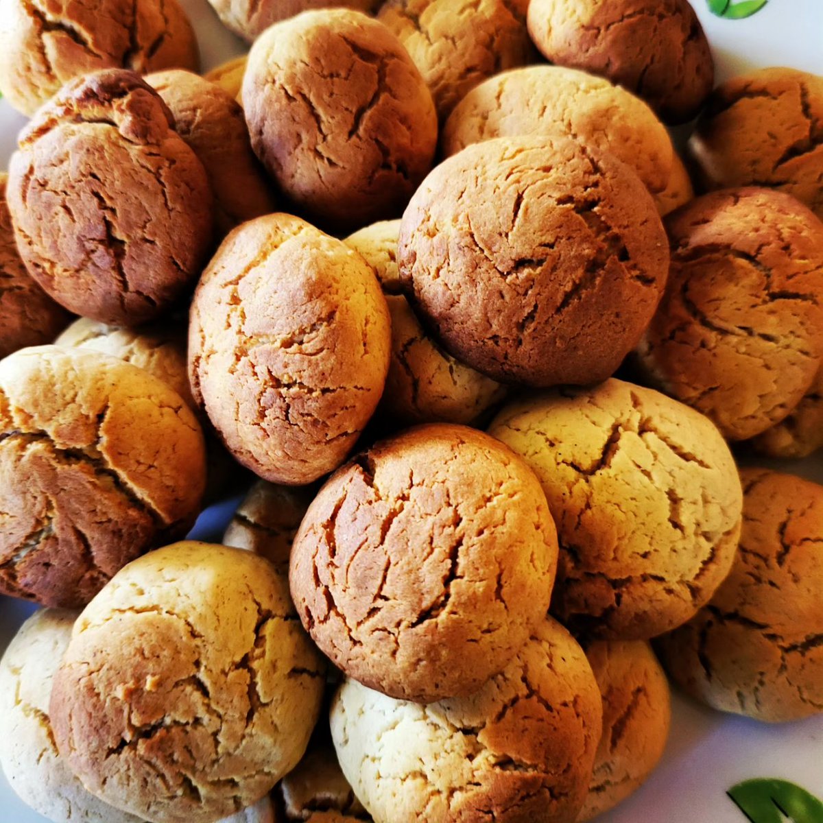 MariaSender's tweet photo. GALLETITAS DE LIMOOOOOÓN.
No os imagináis lo buen partido que soy, en serio.
#galletas #galletasdelimon #lemoncookies https://t.co/0QSk1htQy4