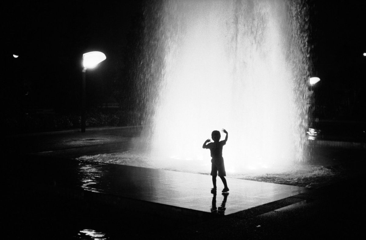 Raymond Depardon - Cannes (1985)
#raymonddepardon #depardon