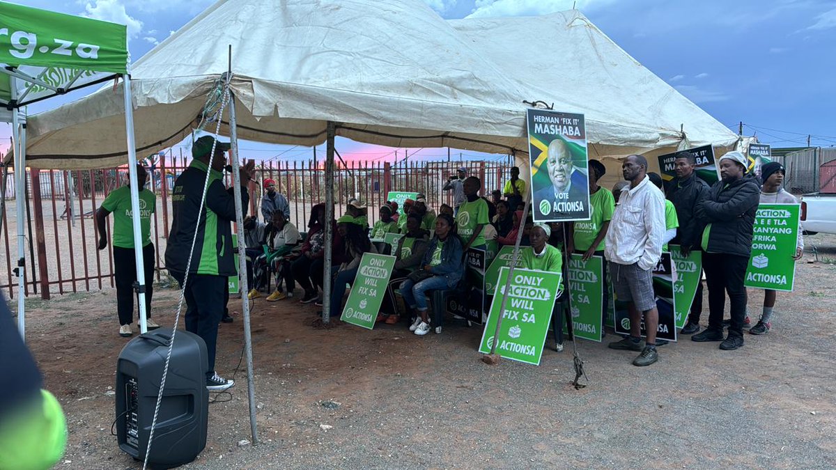 @Action4SA Northern Cape community meeting in Lerato Park, Kimberley. #LetsFixSouthAfrica #OnlyActionWillFixSA 💚