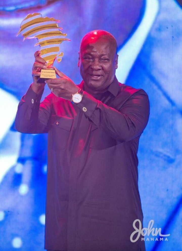 ms_yenu's tweet photo. President Mahama wins Prestigious 2024 Africa Advancement Award for Exemplary Leadership.
Leadership with integrity !
#JMB3BA https://t.co/dIunytjkE7