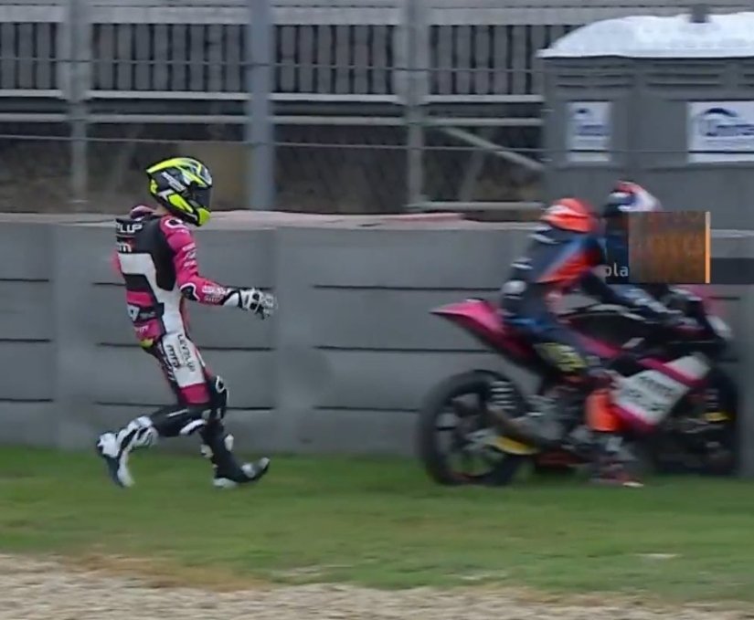 The greatest Moto3 comedy moment ever 😂 Rider crashes and then gets on the wrong bike 🤣