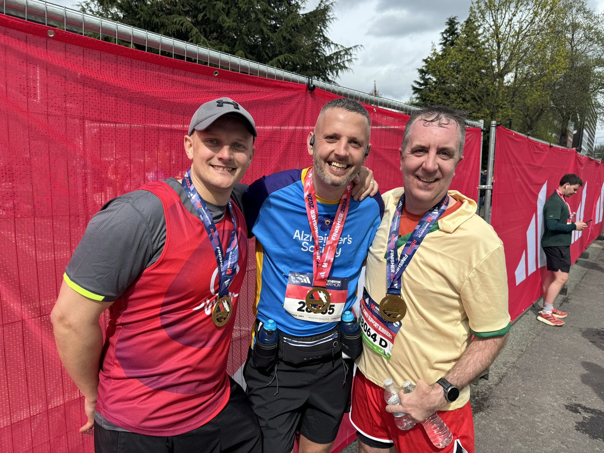 leeamitch's tweet photo. To run a sub 50min 10k in the Manchester marathon relay is something that overweight, unfit me never thought was possible at the start of the year…proud of myself and my 
team for what we’ve achieved today 💪 https://t.co/QsnUVpKJka