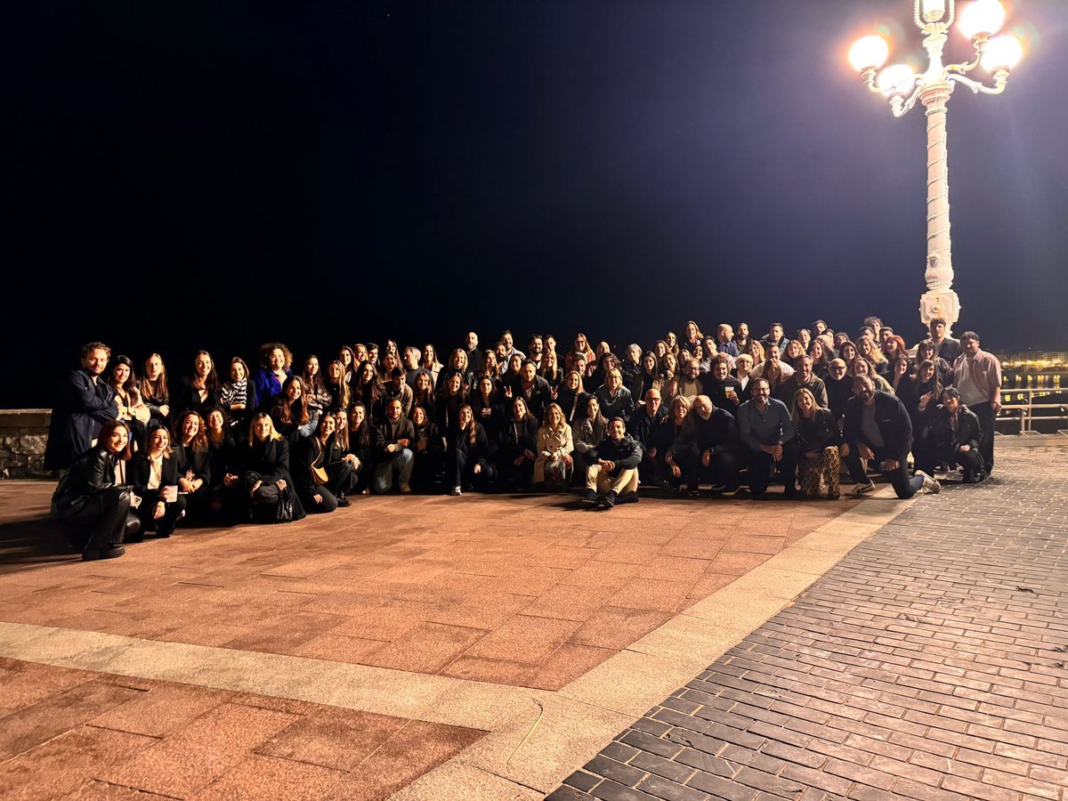 6ChristianMR's tweet photo. Un fin de semana para el recuerdo, OgilvyES
Gran Premio, 21 metales y 51 anuarios en el #cdec2024 (@clubdecreativos) 🥇
Tremendamente afortunados de vivir este momento
#OrgulloDeEquipo | #OgilvySpain https://t.co/g2O9KeFapA