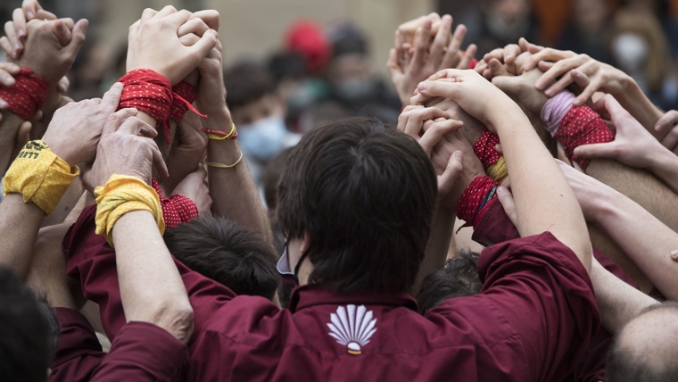 🌺 Arriba la Diada de Primavera dels @CdSarria! Dissabte, 20 d'abril, a partir de les 17.00 h. 🤝 Amb la participació dels @cvg_cat i dels @cdberga. 🎶 Música en directe amb @JaumeBarri, Blu i PD’s. 📍 A la plaça del Consell de la Vila. 🔗 via.bcn/HSN950ReKmy