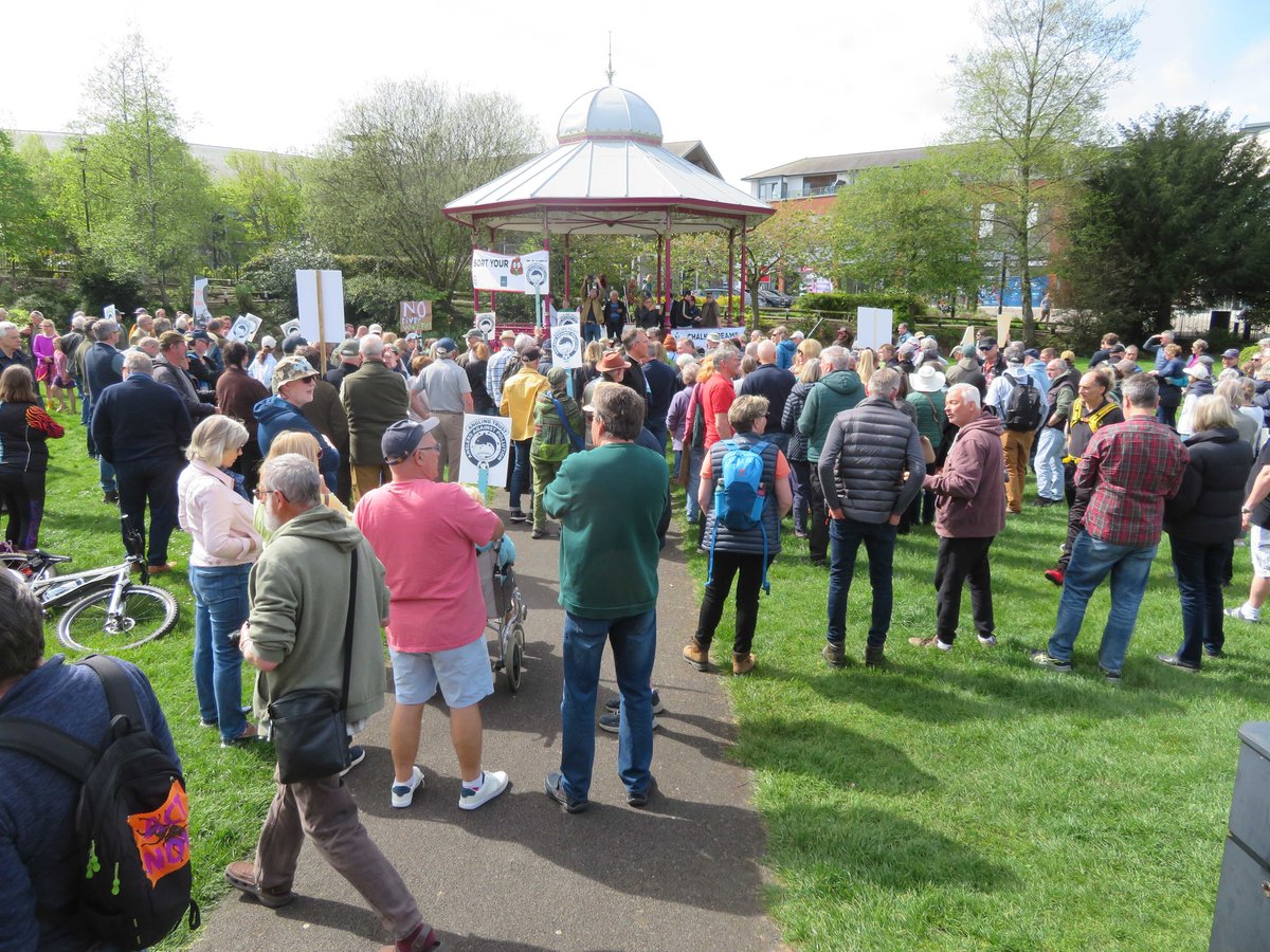 The Kennet catchment faces a severe sewage crisis, threatening rivers & community health. Today, over 250 people gathered demanding action. We need: Immediate govt action. OFWAT/EA investigation. Urgent infrastructure upgrades. #AnglersAgainstPollution anglingtrust.net/get-involved/a…