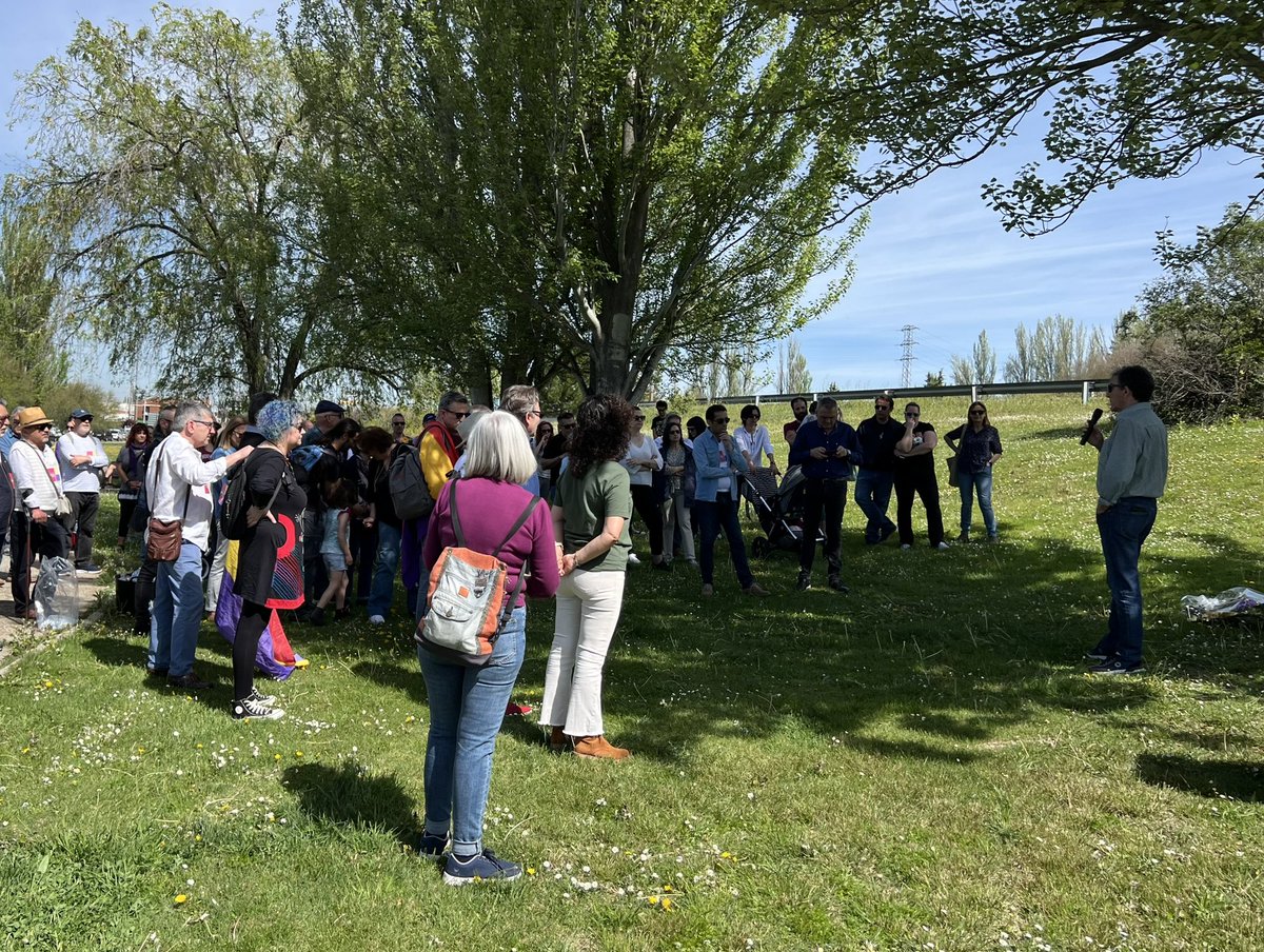 ❤️💛💜 Hoy nos hemos reunido un año más en el Parque de la Memoria de #LagunadeDuero para rendir homenaje a la II República y a todas las personas que pagaron con su libertad o su vida la defensa de la legalidad democrática. ¡Verdad, justicia y reparación! #DíaDeLaRepública