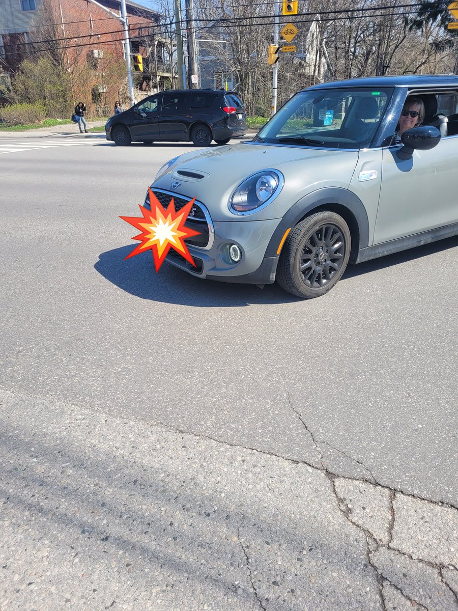 Wall of shame to the three cars that tried to forcibly ram through our @psac610 strike line at Western University while we had the legal right of way on the crosswalk. The Honda revved several times to get through & apparently the mini cooper is a faculty member. Solidarity! 🙃