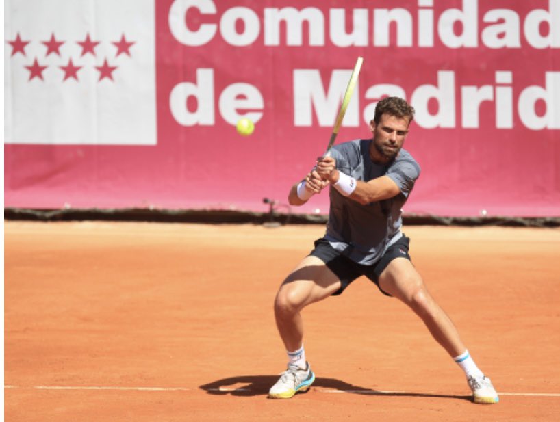 embsuizaespana's tweet photo. Fue un gran día de tenis 🎾🎾🎾 https://t.co/EUPp0miD2v