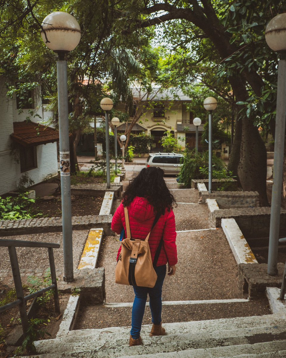🏘️ Explorar este barrio es descubrir sus peculiaridades: las pintorescas farolas, las calles sinuosas y los rincones en desnivel adornados con escalinatas arboladas.

¿Conocías esta joya escondida en #CórdobaCapital? 🤓