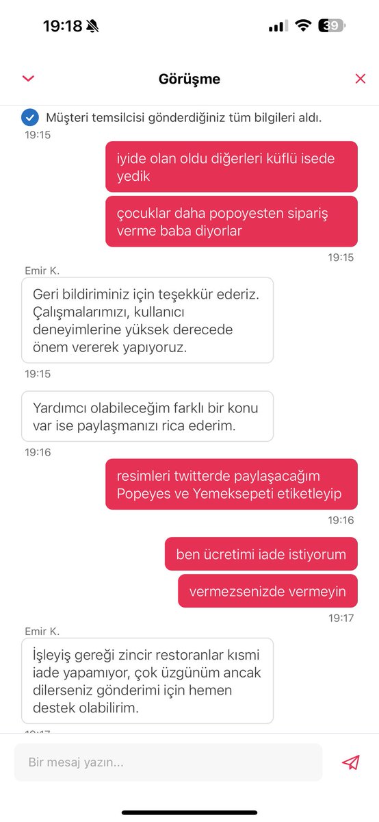 mehmetc07's tweet photo. Evde çocuklara hamburger söylersin ve koskoca diye düşündüğümüz firmalar size küflü hamburger yollasın harikasınız, sonra küflü olanı yenisi ile değiştirelim diyorlar. Benim çocuklarım bir daha sizden gelen hiçbir şeyi yemez @PopeyesTR @Popeyes @yemeksepeti https://t.co/WcEseQwycj