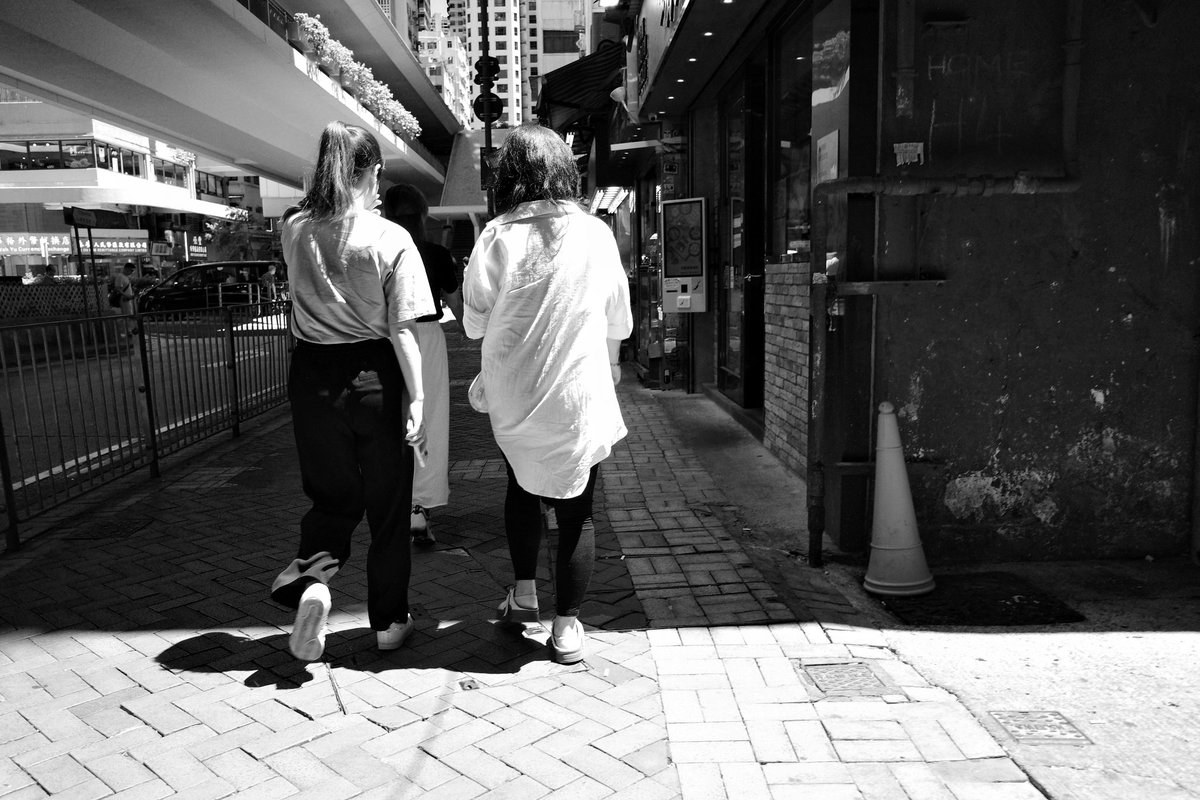 #ricohgr3 #ricohgriii #streetphotography #Streetphoto #streetview #noir #lensculturestreets #urbanphotography #lensculture #blackandwhite #bnw #blackandwhitephotography #monochrome #noiretblanc #blackandwhitephoto #streetclassics #写真 #撮影 #HONGKONG