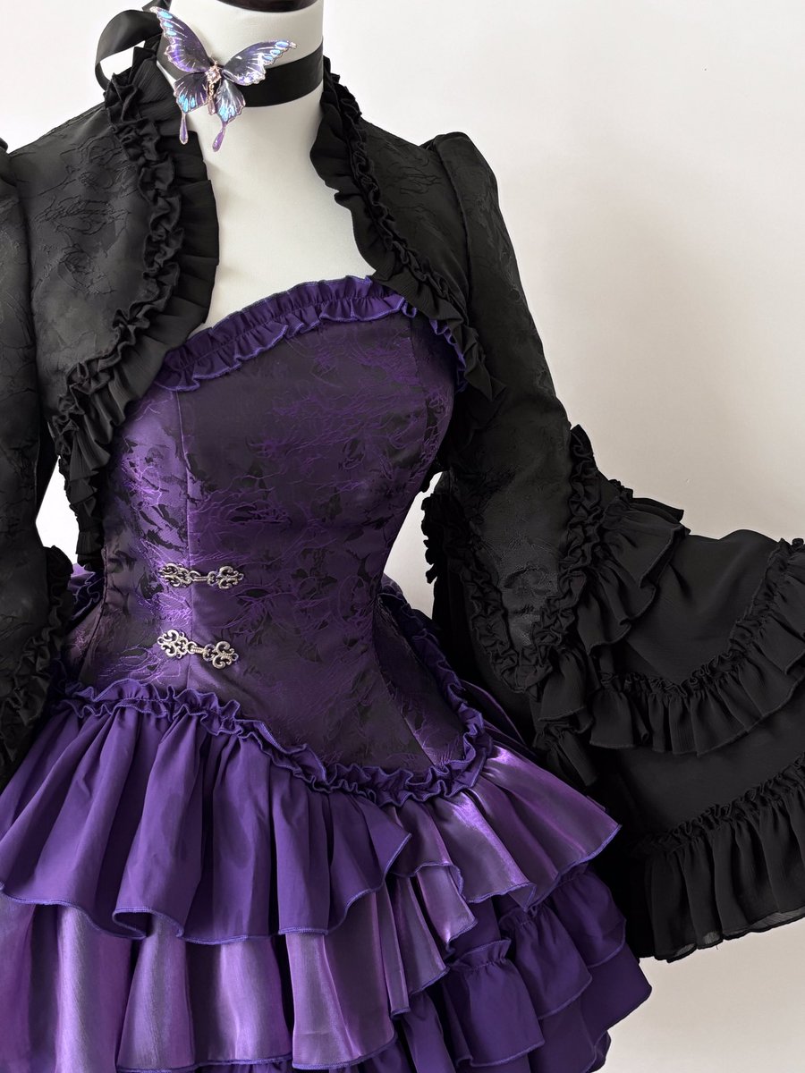 TenWitch2022's tweet photo. 🔮蕴藏着魔法能量的暗夜紫 #lolitafashion #gothic #lolitta #OOTD #egl #ootd #OotdStyle #vkeifashion #gothicfashion #dress #ロリータファッション #ໂລລິຕ້າ #стильлолита #tenwitches #Chinalolita #OriginalDesign #OriginalDesignBrand https://t.co/DdMTjVQW51