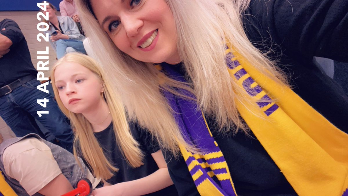 MFilter01's tweet image. Opperste concentratie 💜💛 2-2 in sets #spanning blijft
