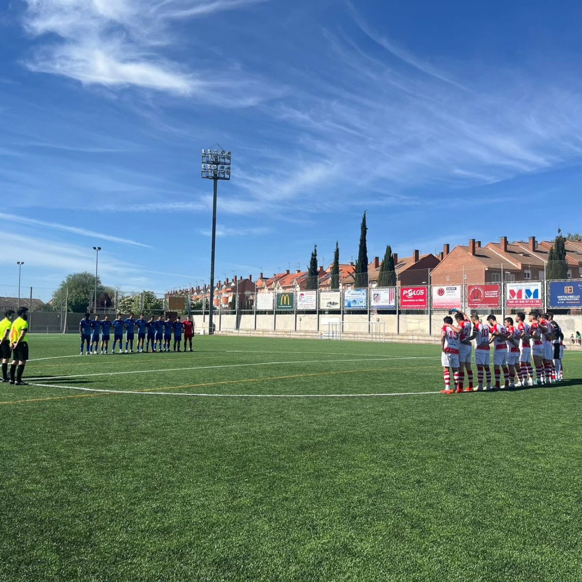 adcolmenarviejo's tweet photo. ⚪🔴⚪ | 𝗣𝗥𝗜𝗠𝗘𝗥 𝗘𝗤𝗨𝗜𝗣𝗢
⚔️ @adcolmenarviejo 4 🆚 1 Las Rozas C.F. B

⚽ p.p.
⚽ Iker
⚽ Eli
⚽ Braiden

Un Colmenar "on fire"🔥 nos regala uno de los mejores partidos de la temporada.

Se guardó un minuto de silencio en memoria de D. Juan José Maroñas Santos https://t.co/MEP1LC5URW