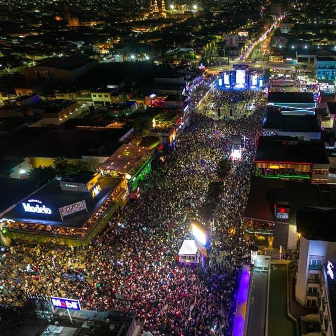 DonDiablo's tweet photo. When over 120.000 people show up at your show in Mexico 🇲🇽🤯 https://t.co/MNluex1TQi