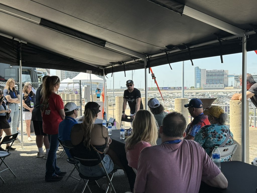 Guests are enjoying hearing all about how @StenhouseJr will approach today’s race at Texas Motor Speedway. Tune in today at 3:30p ET on @NASCARONFOX 1!
