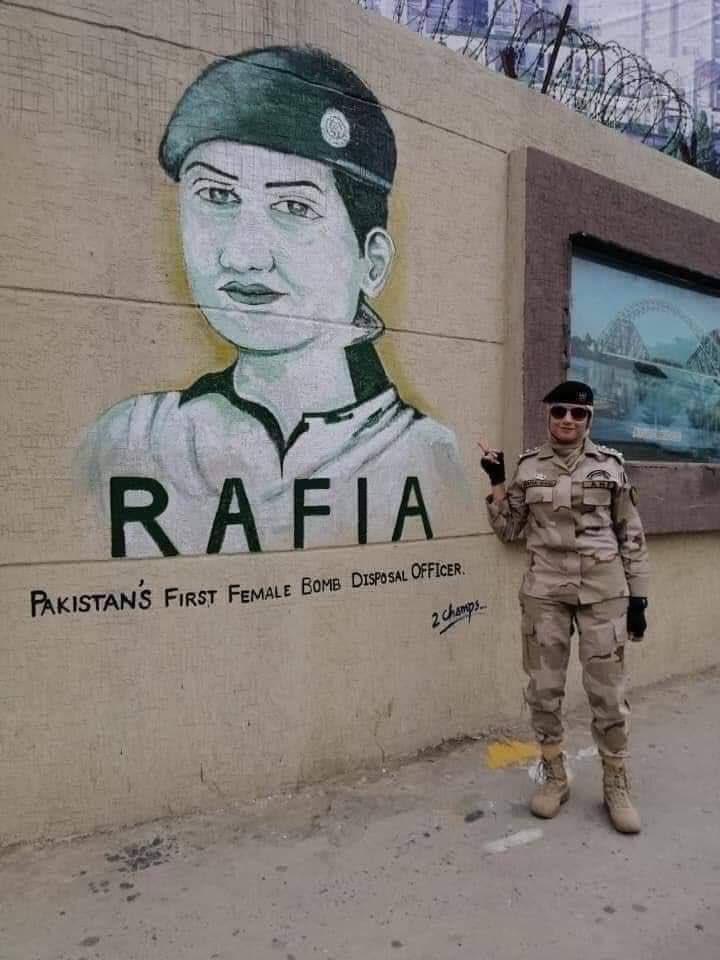 خیبر پختونخوا کے دارالحکومت پشاور سے تعلق رکھنے والی رافعہ قاسم بیگ پاکستان اور ایشیاء کی پہلی بم ڈسپوزل فی میل آفیسر ہیں قوم کو اپنی بہادر بیٹی پر فخر ہے