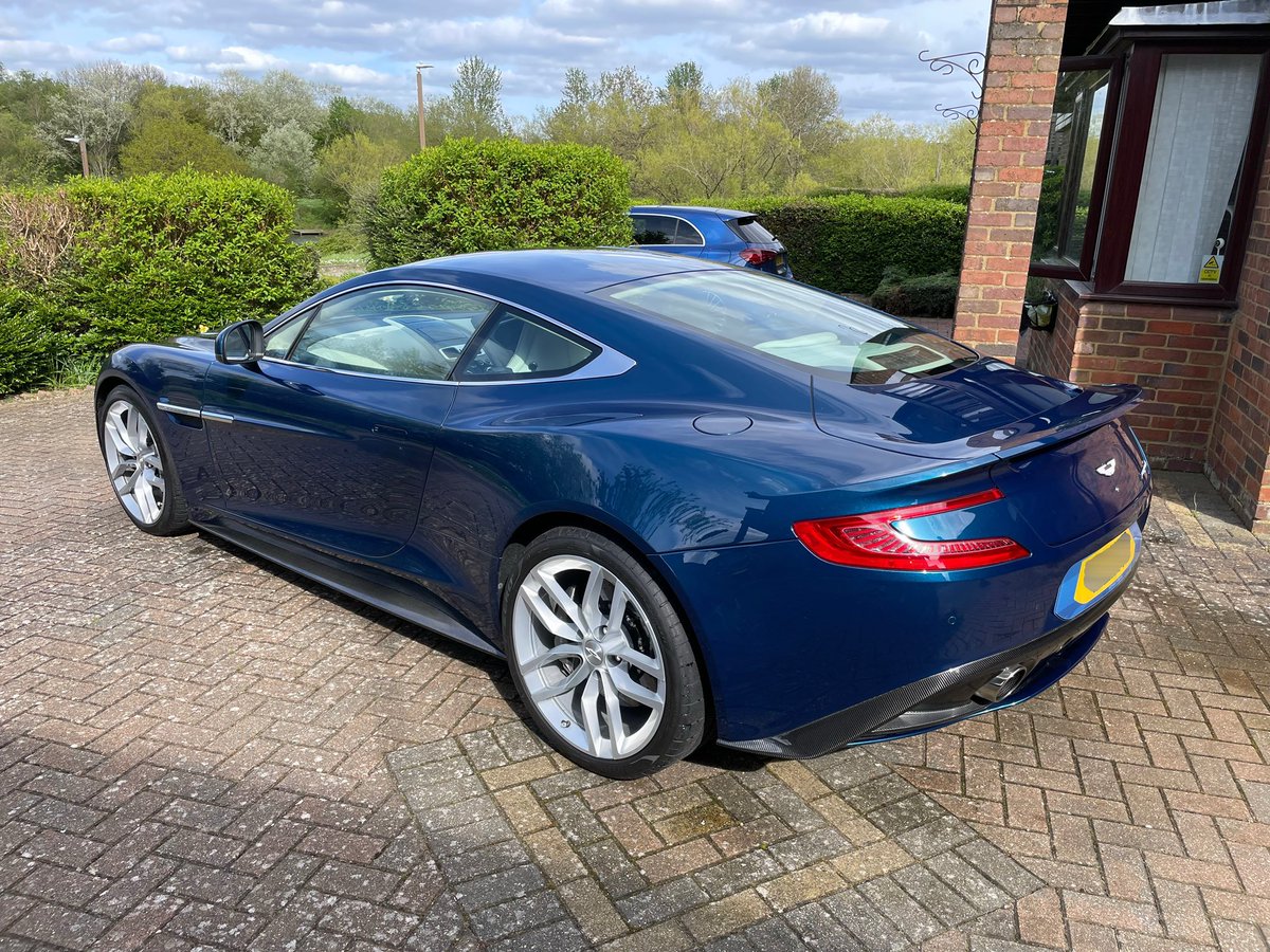 C3RJC's tweet photo. Sun's out.☀️ Sunday clean time!🪣🧽
#astunday
#AstonMartin 
#astonmartinvanquish 
#astonblue https://t.co/VAd8Ne6mRA