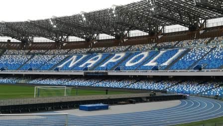 Sportflash24's tweet photo. ⚽@sscnapoli, da Campioni d'Italia a una “non dimensione”: pre-gara, match minuto per minuto, statistiche e commento su #Napoli-#Frosinone 2-2 👇👇

https://t.co/R9ymuCUBKL
*
(Foto: archivio Sandro Sanna) - con @rfasanelli @ADeLaurentiis @Chiariello_CS https://t.co/4Mmf6AiIeT