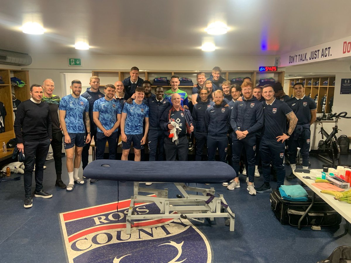 💙 We welcomed Ian into the dressing room prior to today’s win to meet the squad and coaching staff. We hope you enjoyed your latest trip north, Ian!