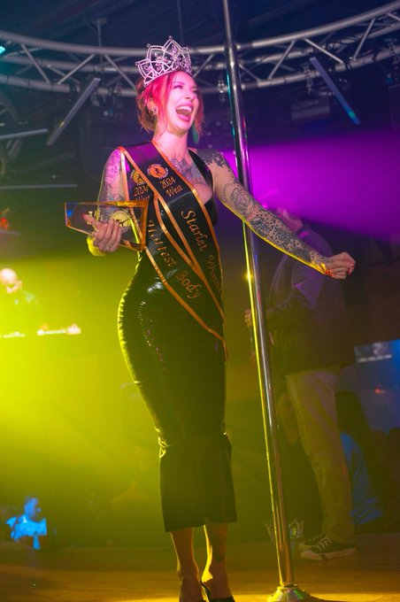 Still buzzing Like/repost if you think a crown suits me 👑😘 https://t.co/wCDlVzFFwL