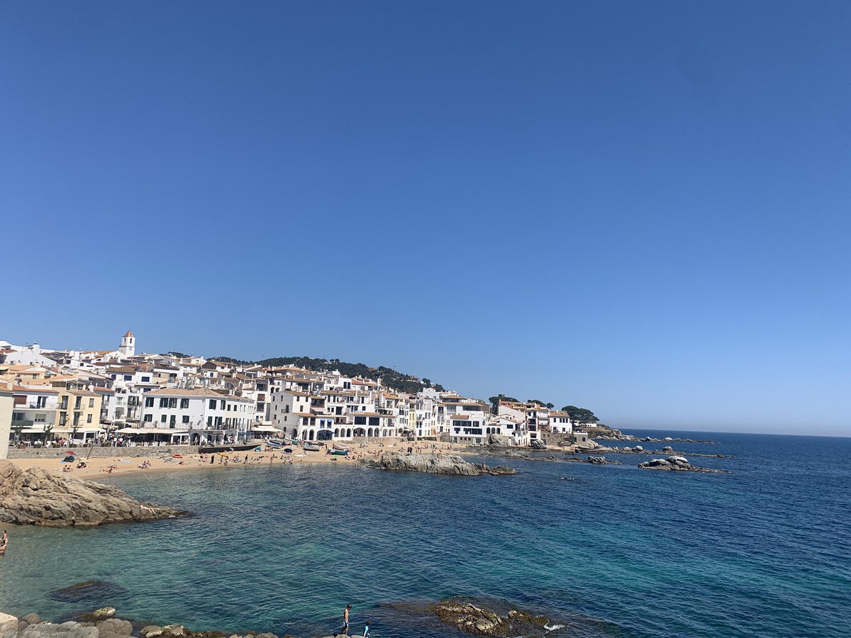 FlorA_Mbl's tweet photo. Belleza Calella de Palafrugell ❤️ https://t.co/e6xy5afztO