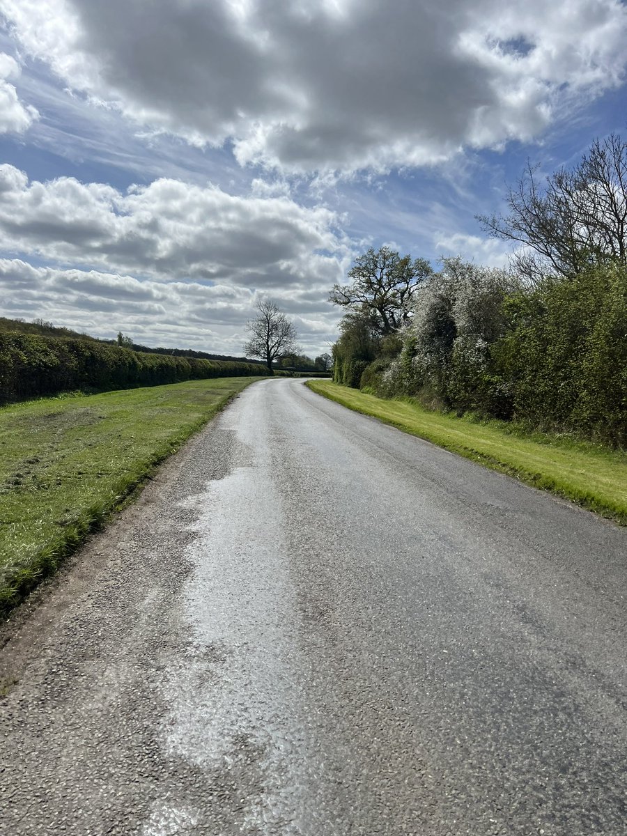 What lovely weather to end the Easter break. 100km bike yesterday, 40km bike and 8km run today.