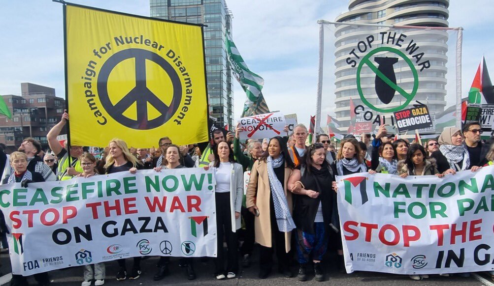 ‘We cannot stand aside, hoping we’re not on the slippery slope to WWIII. This conflict has to stop & Israel must be disarmed of its nuclear weapons’. Latest article by @kate4peace2021 CND’s Gen Sec on stopping widening war in Middle East cnduk.org/dangers-of-a-w…