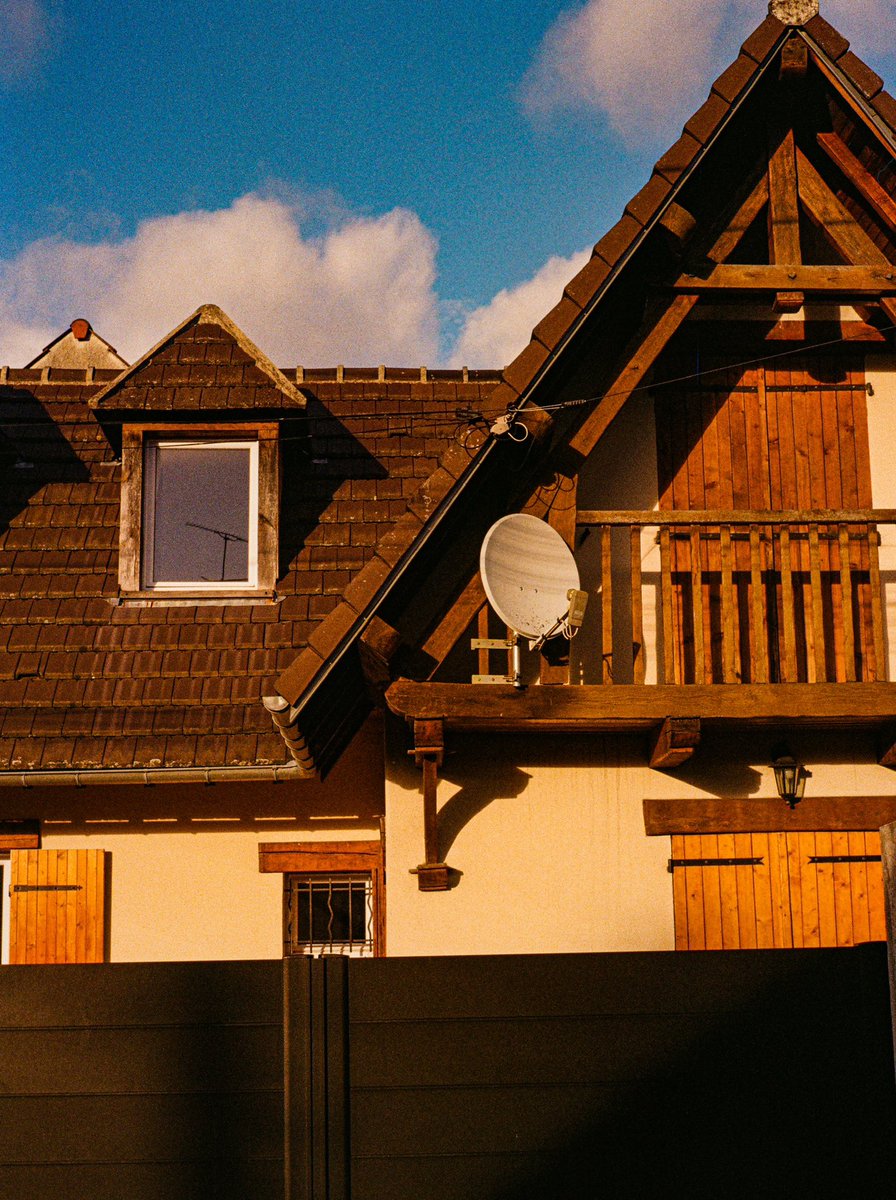 gwendal_jpeg's tweet photo. on va poster des photos faites au rollei plutot c'est mieux, vive la kodak gold

#FrenchAnalogClub https://t.co/wPDdlkoM8R