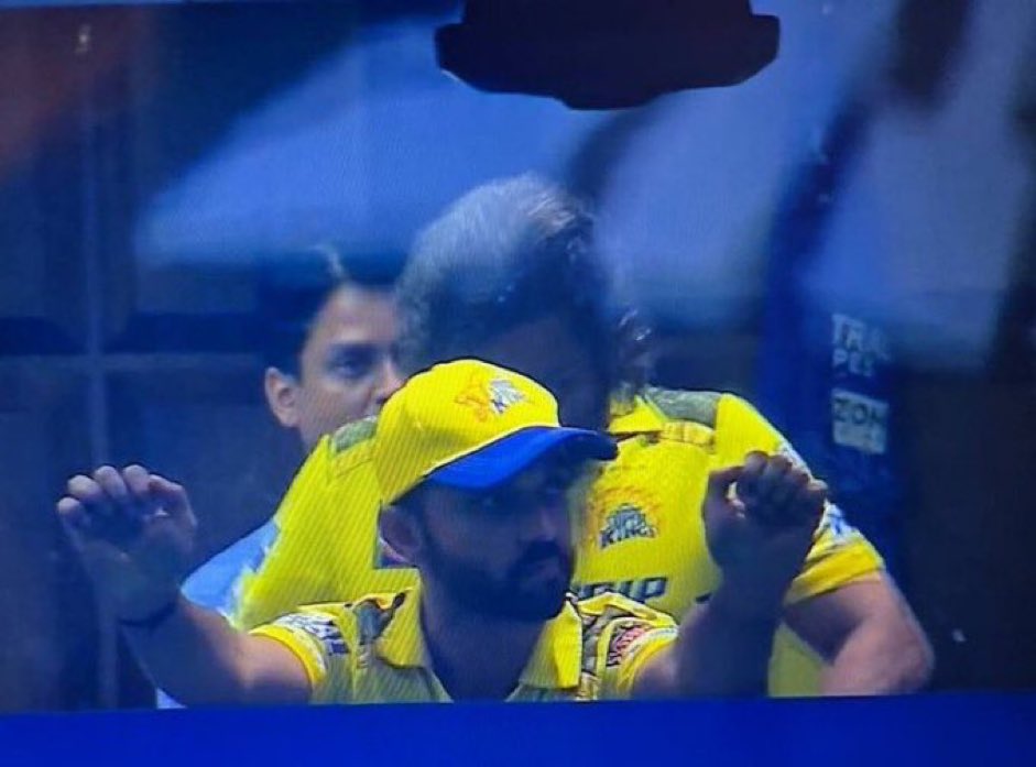 DankDidi's tweet photo. @Shash_45 😭😭😂 MSD and Rahane https://t.co/S3kJ3WlzxD