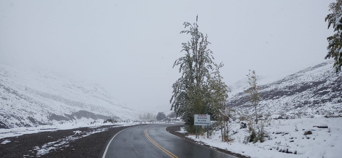 #SanJuan #OlaPolar #Nevadas  ☃️🌨 Postales de la RN 150 Paso Internacional a Chile por Agua Negra. Continúa nevando.