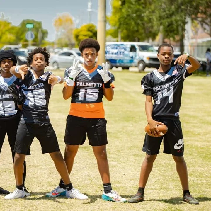ArtiesKnight's tweet photo. The Palmetto Raiders Youth Develp Club represented the organization very well @ the Annual Florida Elite Friends &amp; family day at Washington Park yesterday! We all had a good time, with even better people. We truly loved the vibe &amp; everything that was represented at this outing. https://t.co/1W5oSVcFHW