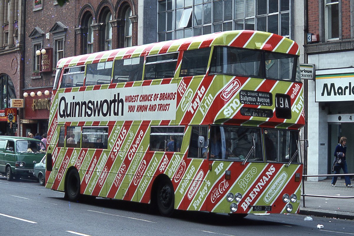 Phibsboro Based D561 is seen in an overall advert for Quinnsworth Supermarkets on OCS outside Head Office 1981. #dublinbus #d561 #dublin1981 @PhotosOfDublin @OldDublinTown