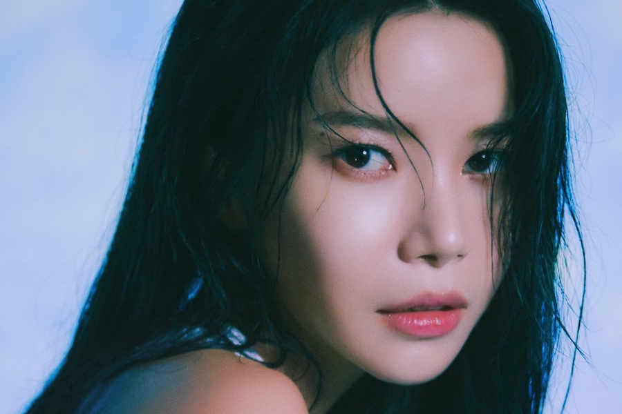 #MAMAMOO's #Solar Shows Off Her Contrasting "COLOURS" In Gorgeous New Concept Photos
soompi.com/article/165354…