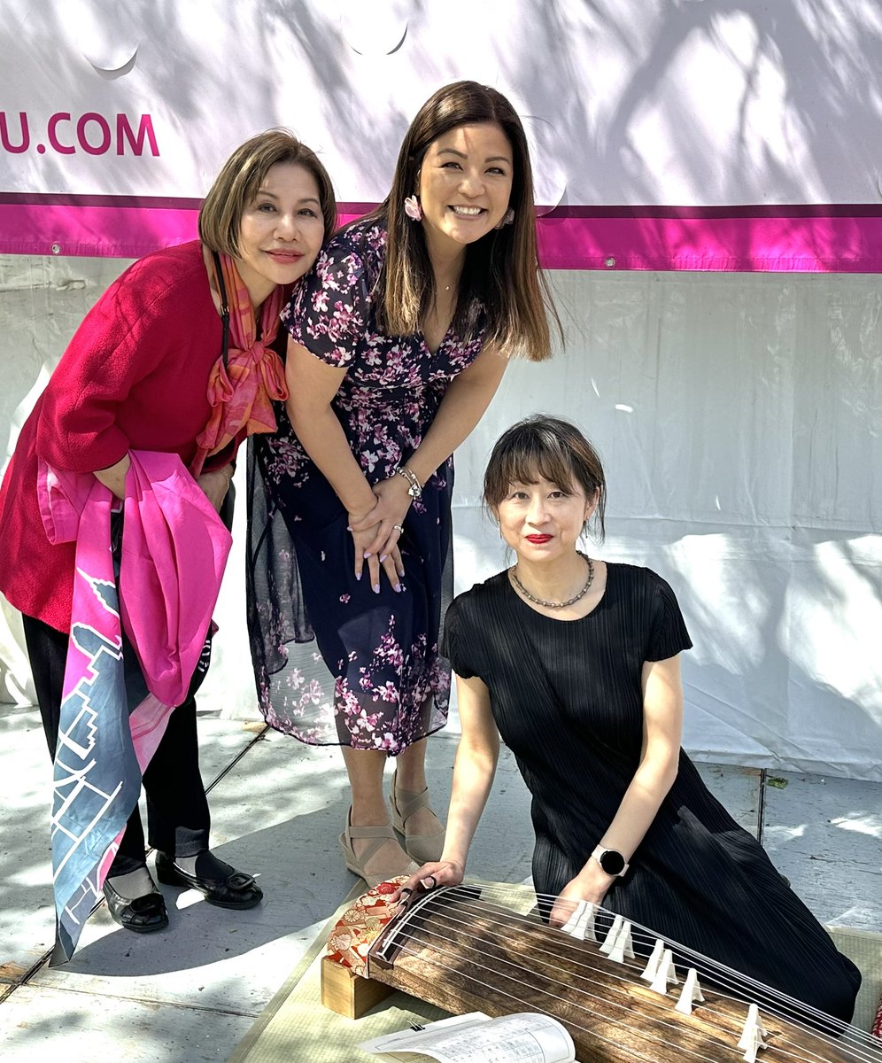 NakanoDenise's tweet photo. A gorgeous day for Sakura Sunday at Fairmount Park!
#cherryblossomfestival #Philly #FairmountPark #SubaruCherryBlossomFestival @Shofuso #Philly #treeceremony #calligraphy https://t.co/aeU1WcqEBm