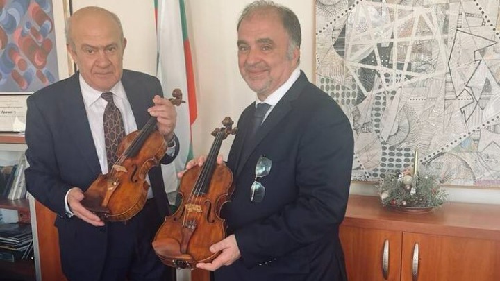#Βουλγαρία - @BTAnewsENG : Δύο κρατικά βιολιά θα παραδοθούν σε νεαρά ταλέντα amna.gr/home/article/8…